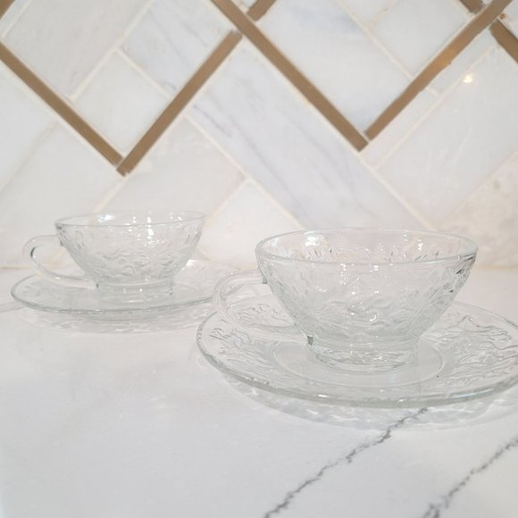 Princess House Fantasia Poinsettia glass Coffee Tea Cups / Saucers set of 2 - Picture 4 of 10